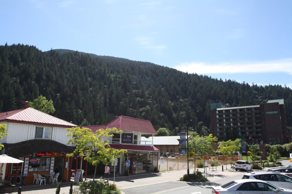 Harrison Spa Motel Harrison Hot Springs Exterior photo